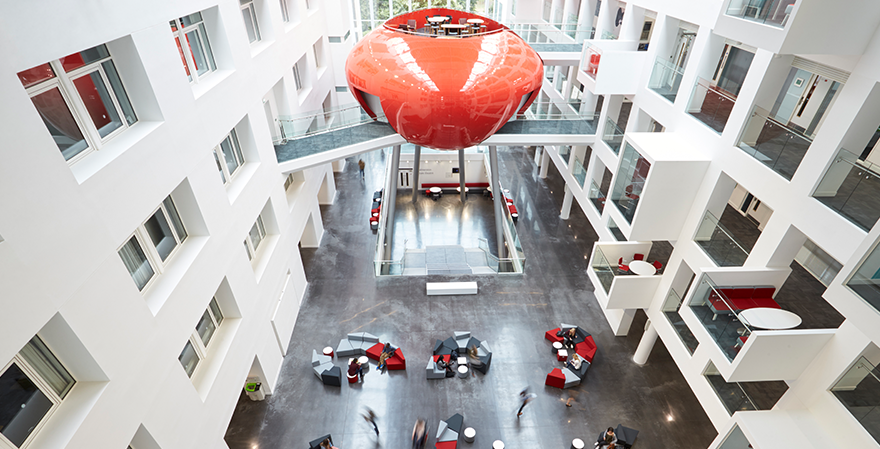 Eli Lilly and Novo Nordisk at the Center of Drug Pricing and Brand Protection Battles
